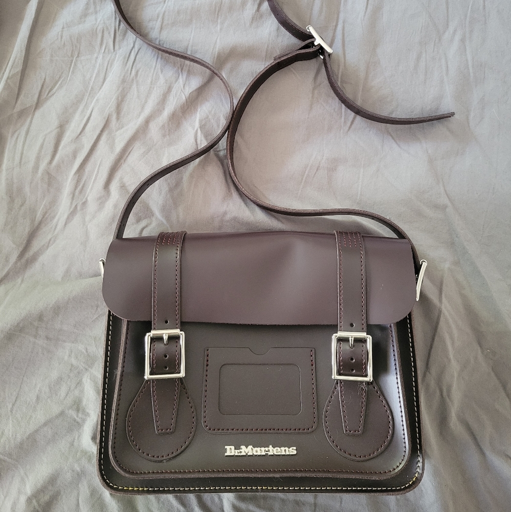 Dr. Martens 11 inch Messenger Bag BURGUNDY NAPPA+KIEVA